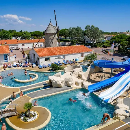 مكان تخييم Le Moulin De La Salle لي سابلِ دولونْ