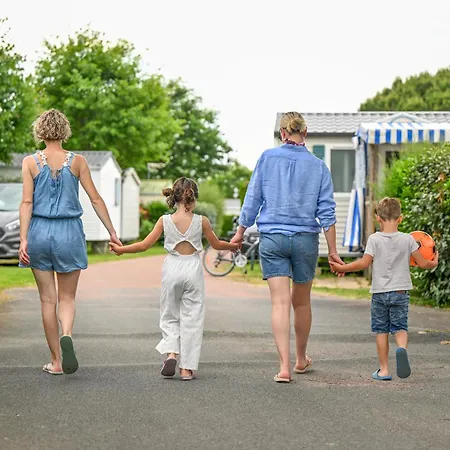 Le Moulin De La Salle Camping 4*