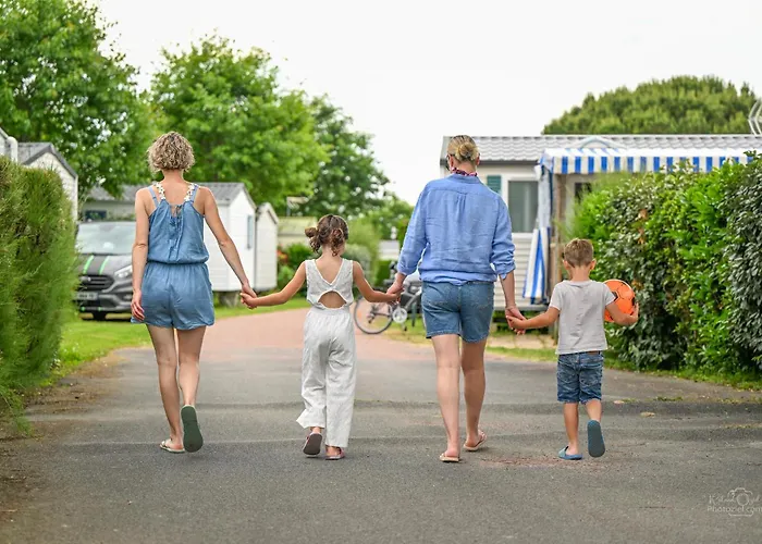 Le Moulin De La Salle Camping 4*